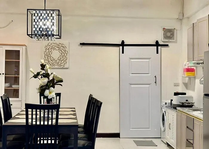 度假居 Bangrak House 200 Meters Near Bts Saphantaksin In