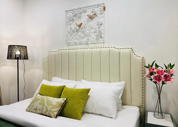 度假居 Bangrak House 200 Meters Near Bts Saphantaksin In *