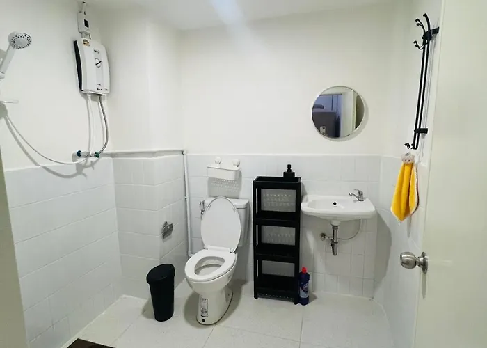 度假居 Bangrak House 200 Meters Near Bts Saphantaksin In *