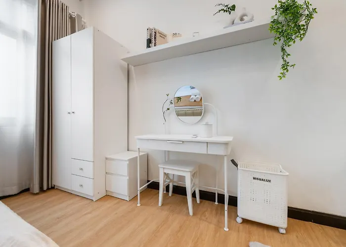 Bangrak House 200 Meters Near Bts Saphantaksin In 曼谷