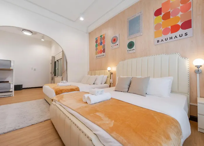 Bangrak House 200 Meters Near Bts Saphantaksin In