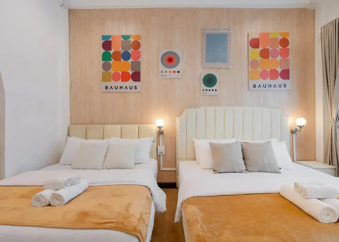 Bangrak House 200 Meters Near Bts Saphantaksin In 度假居 曼谷