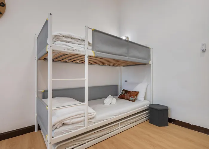 Bangrak House 200 Meters Near Bts Saphantaksin In * 曼谷