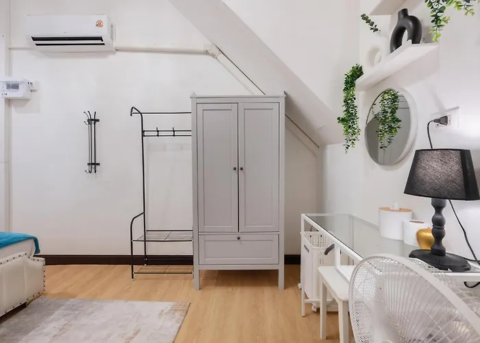 度假居 Bangrak House 200 Meters Near Bts Saphantaksin In 曼谷