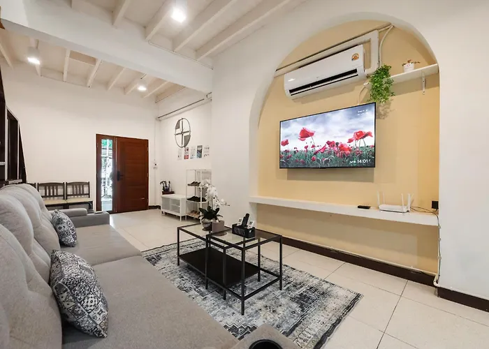 Bangrak House 200 Meters Near Bts Saphantaksin In