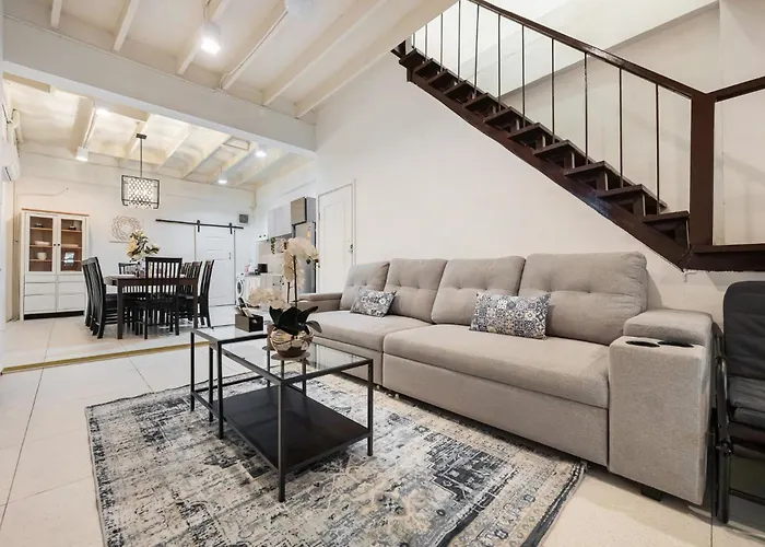 Bangrak House 200 Meters Near Bts Saphantaksin In 度假居 *
