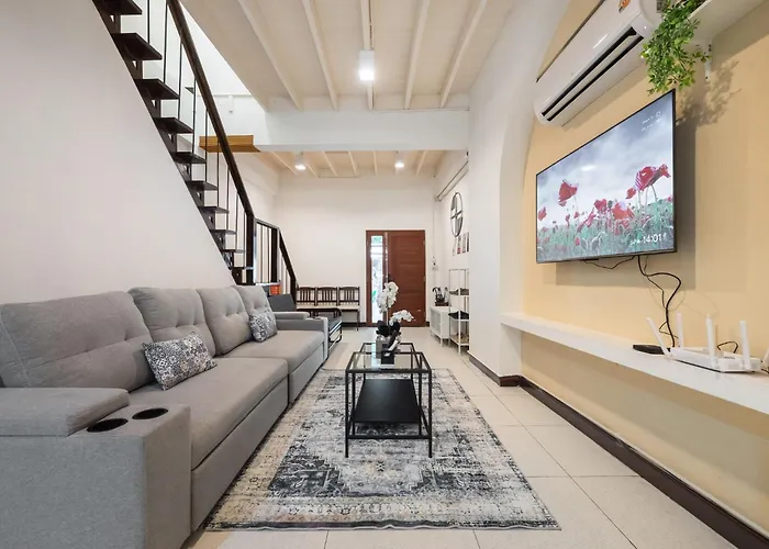 度假居 Bangrak House 200 Meters Near Bts Saphantaksin In 曼谷