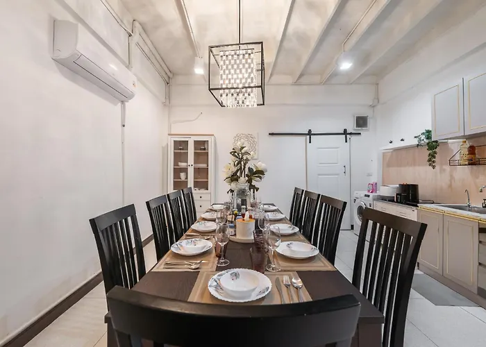 Bangrak House 200 Meters Near Bts Saphantaksin In 曼谷
