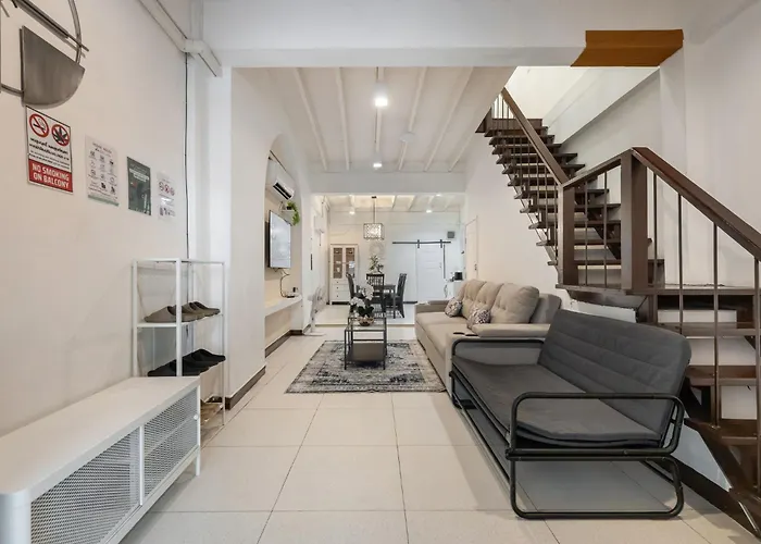 Bangrak House 200 Meters Near Bts Saphantaksin In 度假居 曼谷