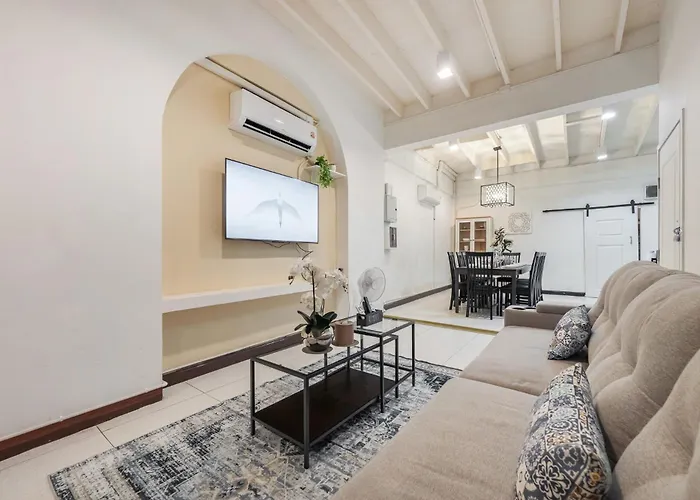 Bangrak House 200 Meters Near Bts Saphantaksin In *