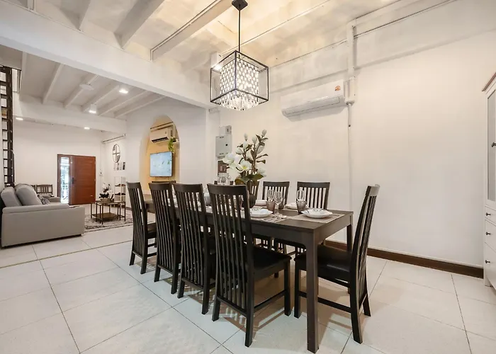 Bangrak House 200 Meters Near Bts Saphantaksin In *