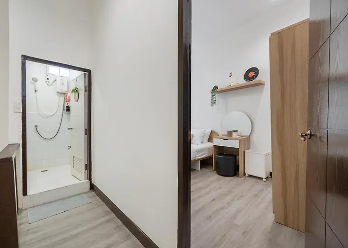 Casa vacanze Bangrak House 200 Meters Near Bts Saphantaksin In *