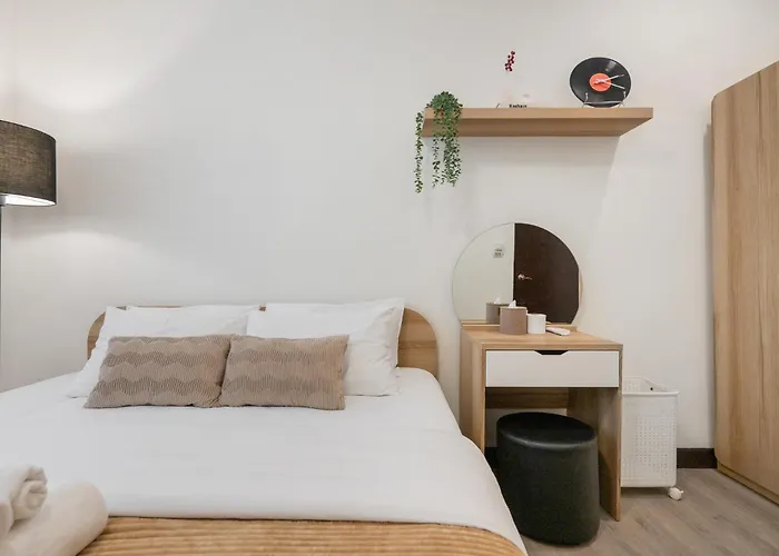 Bangrak House 200 Meters Near Bts Saphantaksin In 度假居