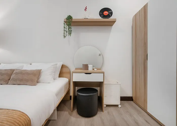 Bangrak House 200 Meters Near Bts Saphantaksin In 曼谷