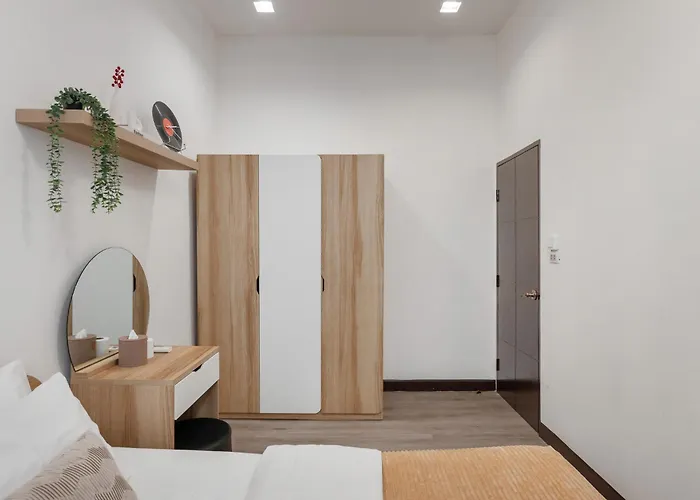 Bangrak House 200 Meters Near Bts Saphantaksin In 度假居 *