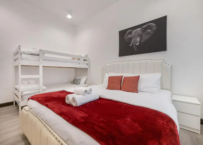 Bangrak House 200 Meters Near Bts Saphantaksin In Casa vacanze